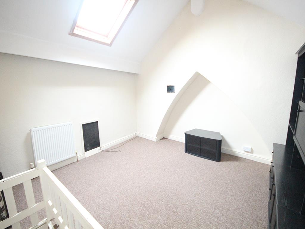 3 bedroom mid terrace house To Let in Colne - IMG_9665.JPG